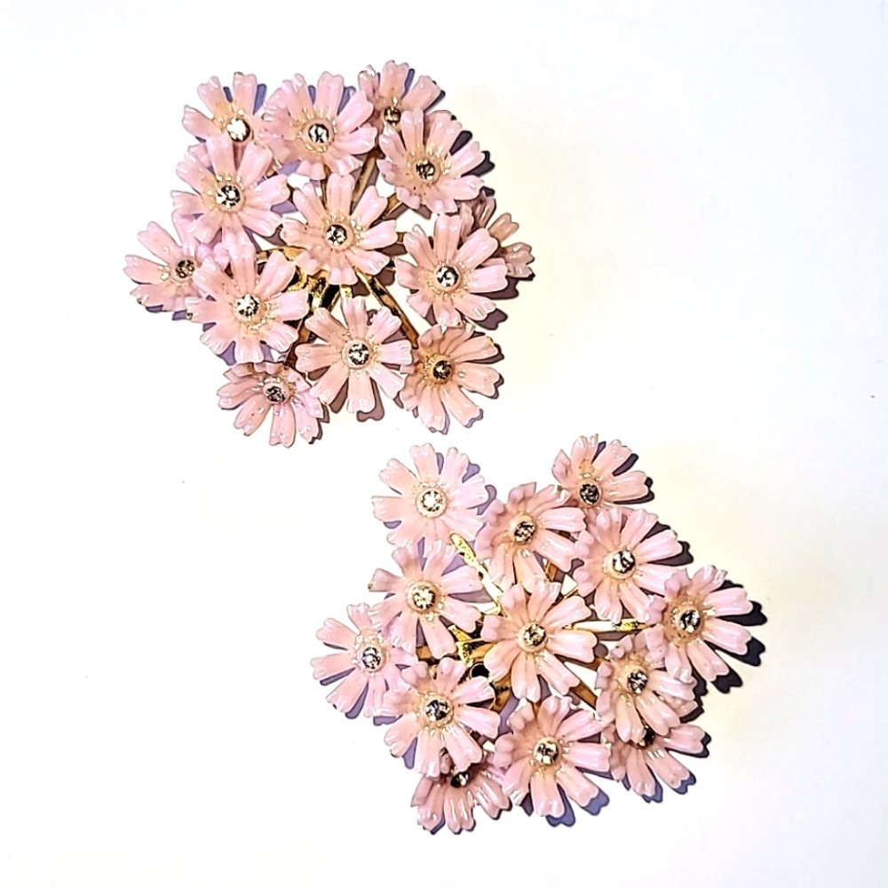 VINTAGE PINK FLOWER CLUSTER EARRINGS - CLIP-ON EARRINGS